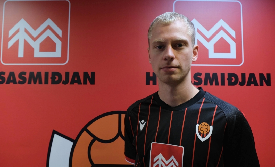 Áfall fyrir Róbert Orra Meiddist eftir sex mínútur í fyrsta leik og missir af Evrópuævintýri