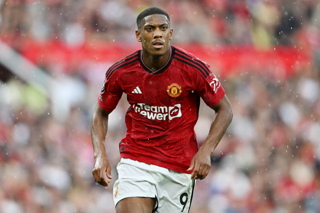 Martial að skrifa undir í La Liga