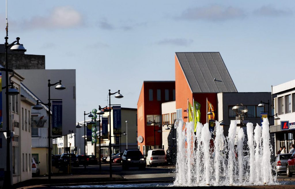 Ólga í Reykjanesbæ: Hælisleitendur áreittu börn í strætó í Reykjanesbæ