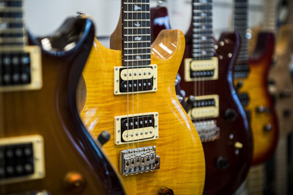 Tónastöðin – Um kaup á hljóðfærum og fylgihlutum, fyrir byrjendur og lengra komna