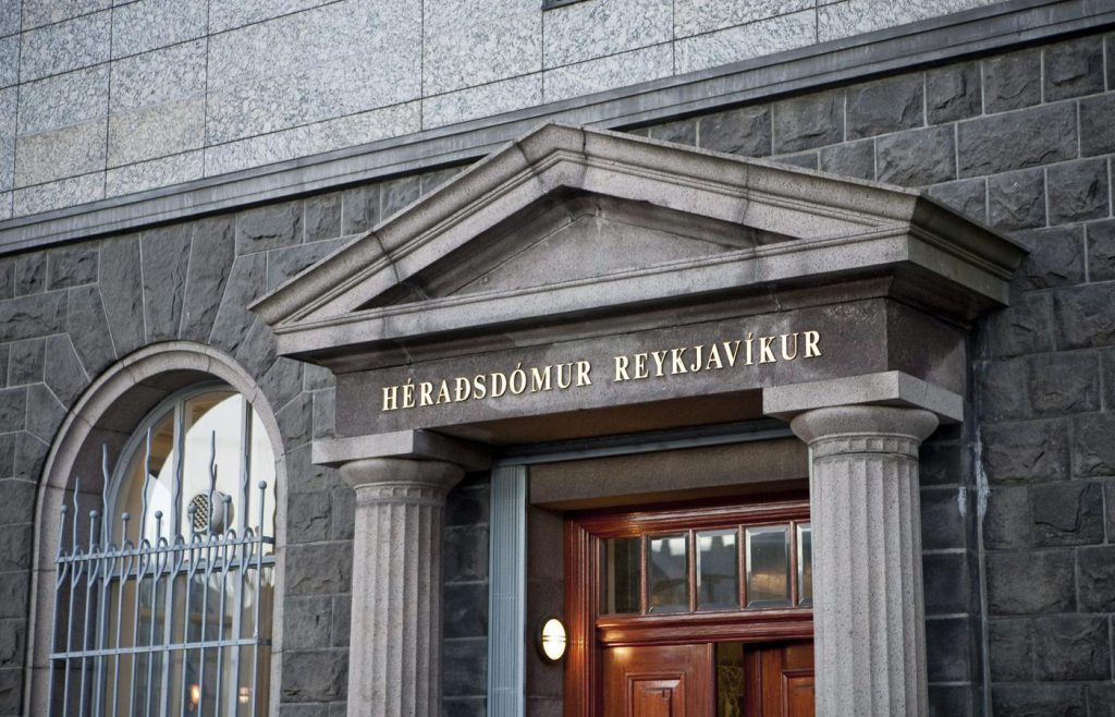 Dæmdur fyrir að hóta nágranna með hnífi: „Helvítis barnaníðings ógeðið þitt“