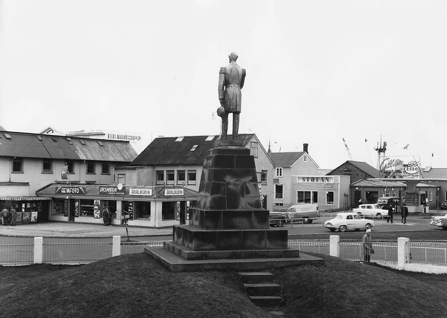 Horfin hús við Lækjartorg – og styttan af Kristjáni kóngi