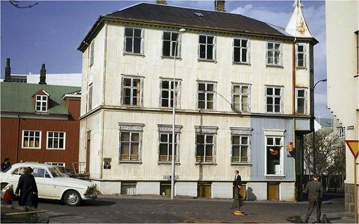 Glæsilegt hús stuttu fyrir niðurrif