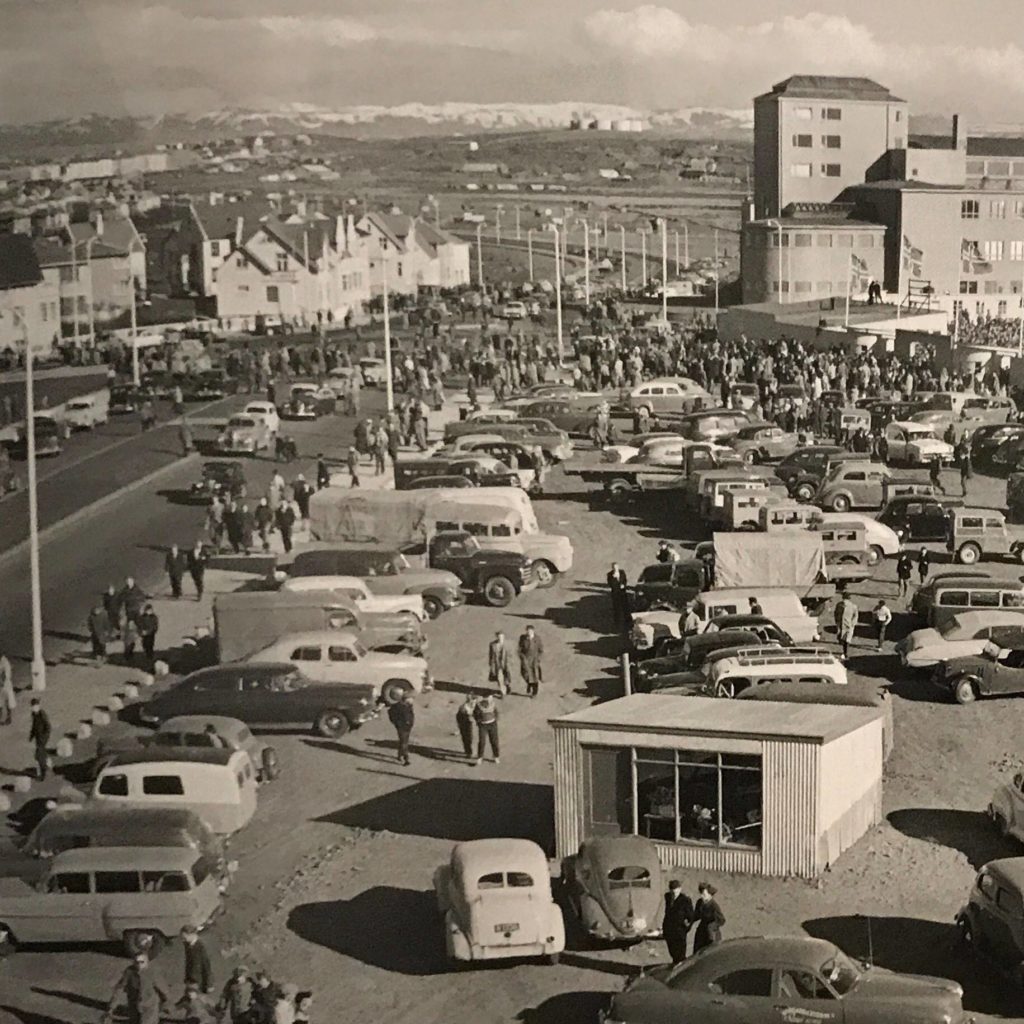 Trjávana Reykjavík – mannfjöldi við Melavöllinn