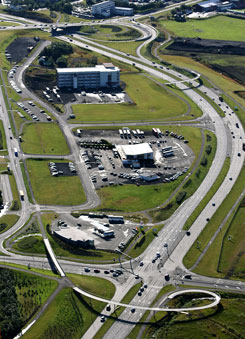 Götur við hús sem verða líklega aldrei til