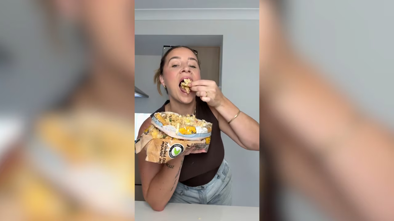 Eldaði kjúkling með nýstárlegri aðferð og netverjar ekki á eitt sáttir – „Þetta lítur ógeðslega út“