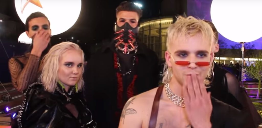 Hitnar undir Hatara – Hræddir við brottvísun og gæta orða sinna: „Þetta er of pólitísk spurning“