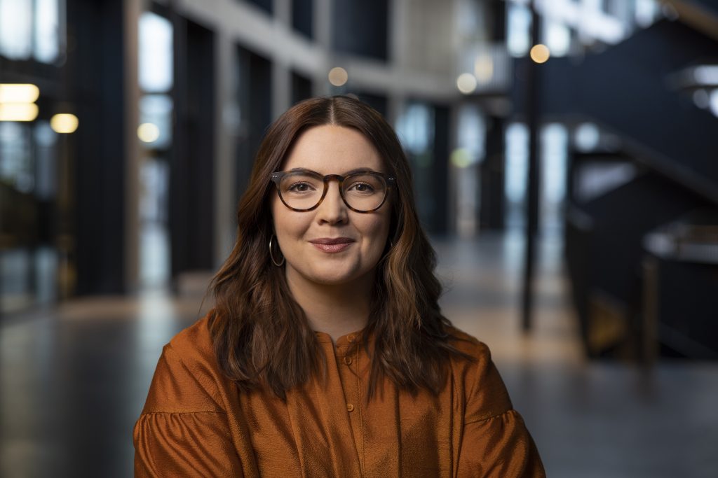 Freyja flytur sig um set