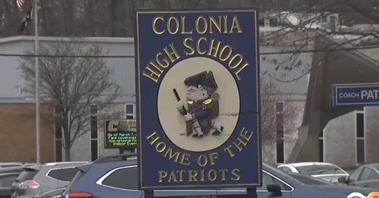 Um 100 einstaklingar í sama skóla hafa fengið sjaldgæft krabbamein