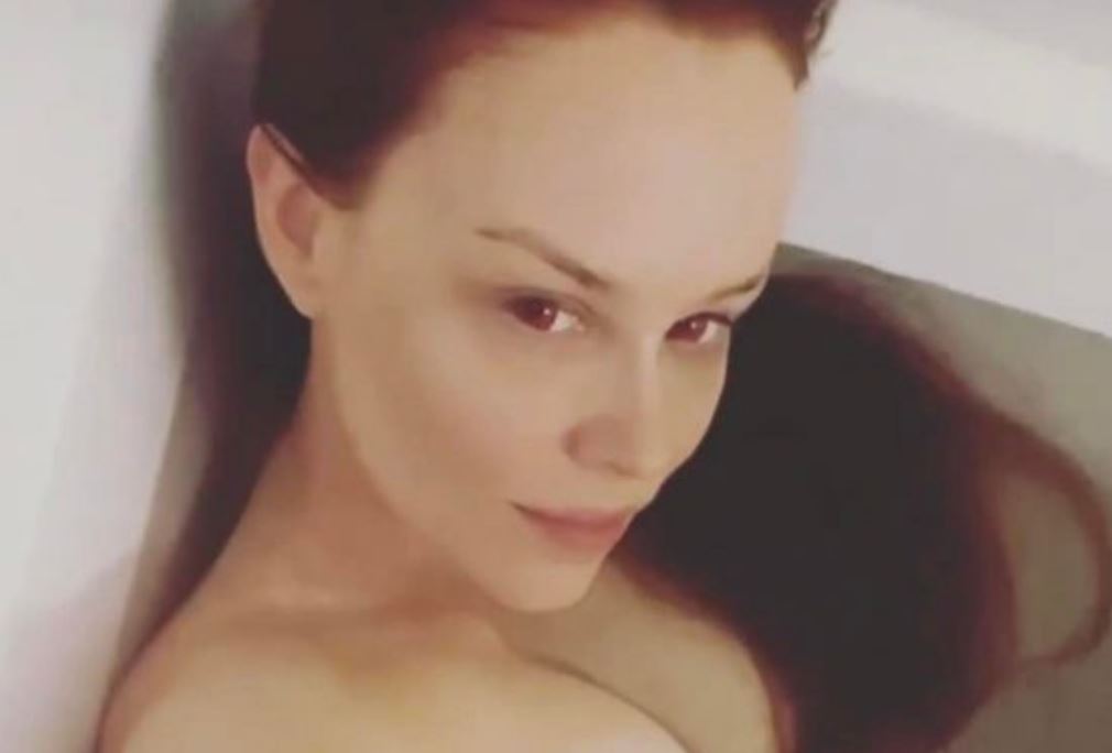 Gréta Karen slakaði á í baði