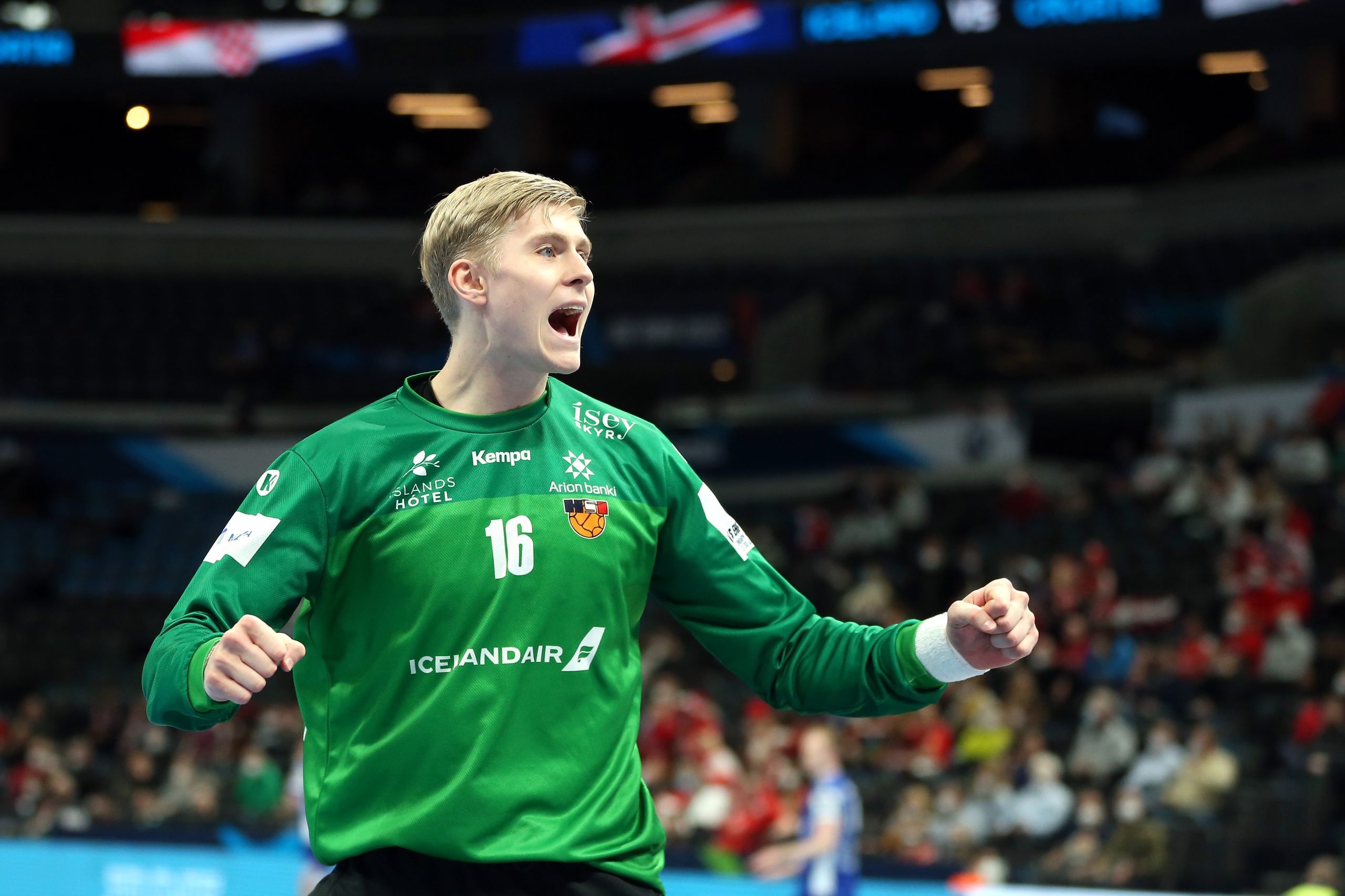 Íslendingar unnu ótrúlegan baráttusigur á Ungverjum – Dómarar leiksins harðlega gagnrýndir