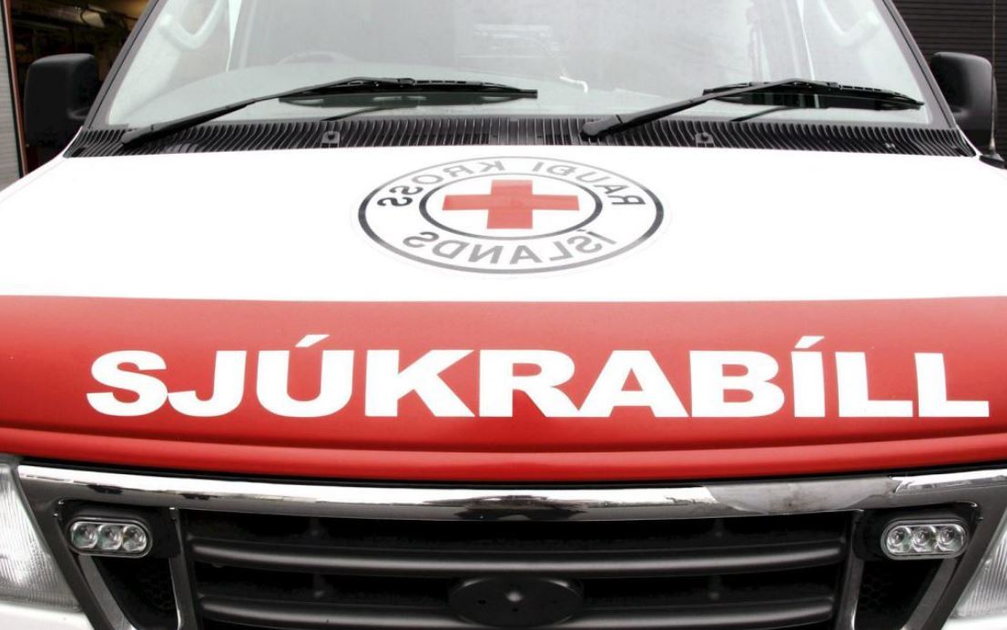 Skuldar hátt í 300 þúsund í sjúkrabílaferðir