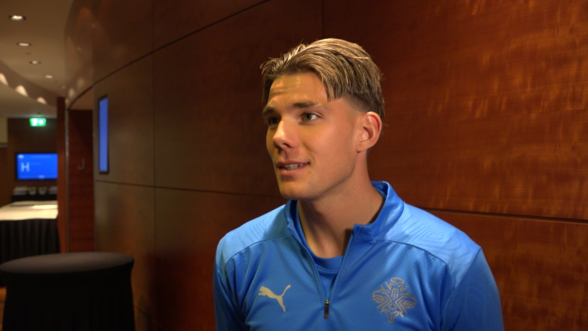 Brynjólfur lenti í vandræðum með dvalarleyfi í Kanada og komst ekki til landsins í gær