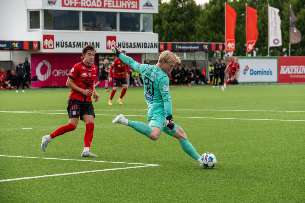Markvörður Íslandsmeistaranna í ótímabundið leyfi