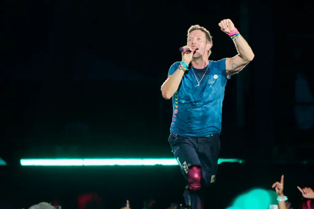 Aðdáendur Coldplay rasandi eftir nýjustu yfirlýsingu sveitarinnar – „Hver ​​ætlar að endurgreiða mér?“