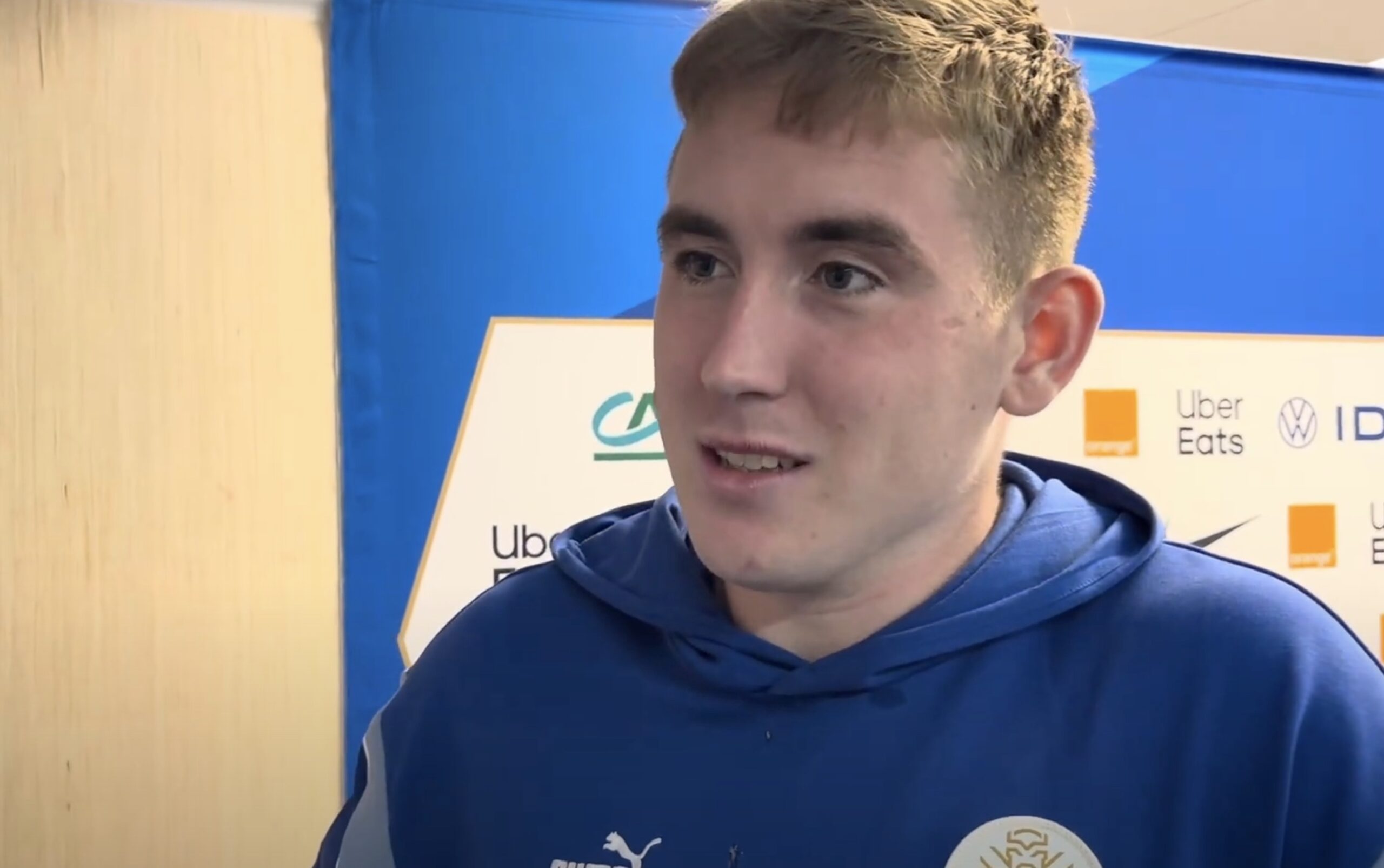 Ísak Bergmann segir landsliðið hafa verið rænt í París – „Ég er að drepast, ég fékk högg“