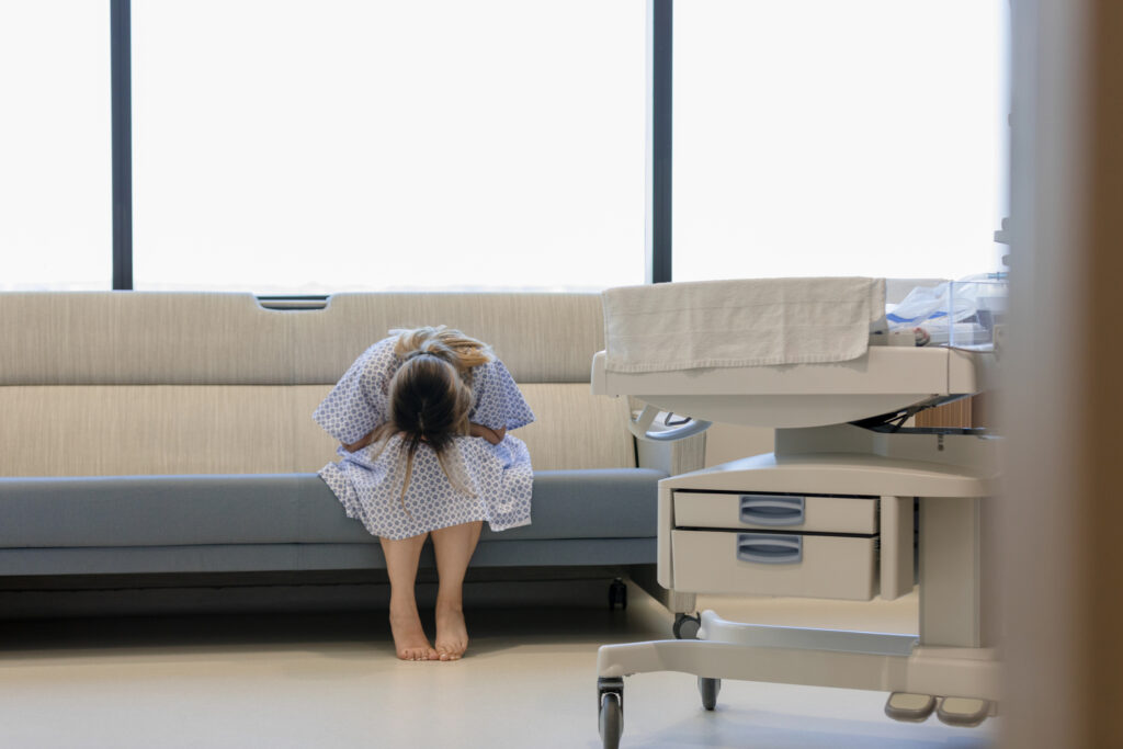 Hræðilegt ofbeldi fjölskylduföður gagnvart konu og börnum – Missti fóstur eftir spörk í kvið