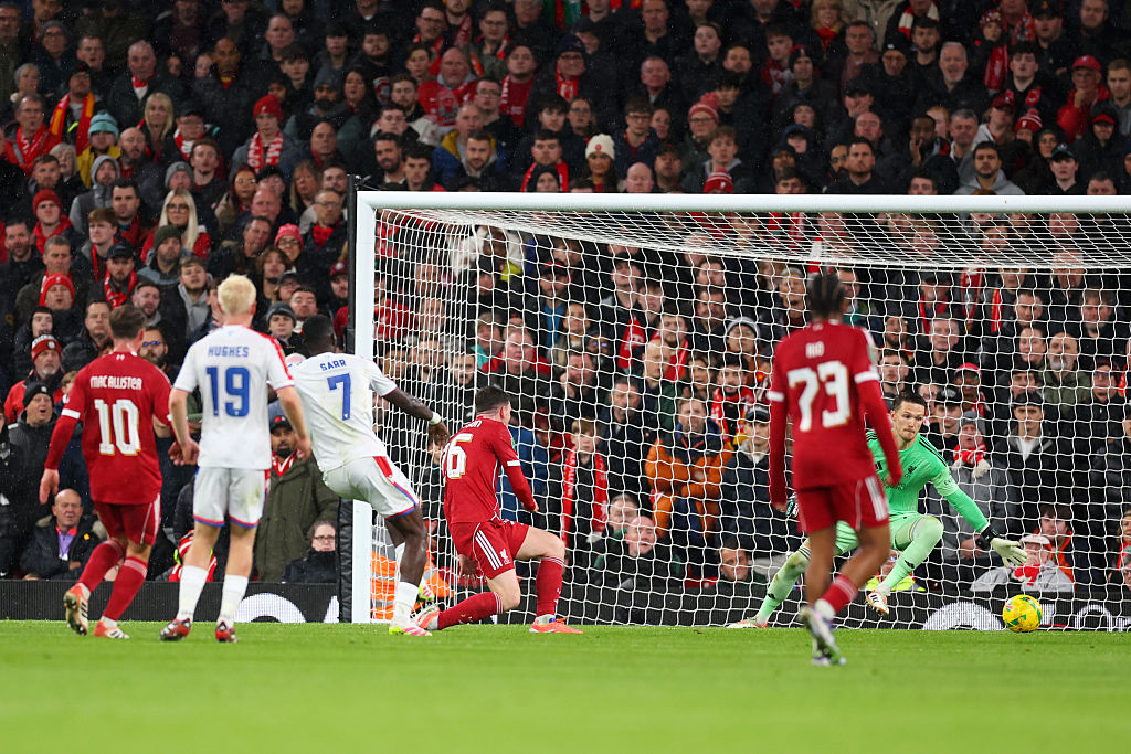 Hörmungar Liverpool halda áfram – Arsenal, Chelsea og City áfram og Newcastle henti Tottenham úr leik