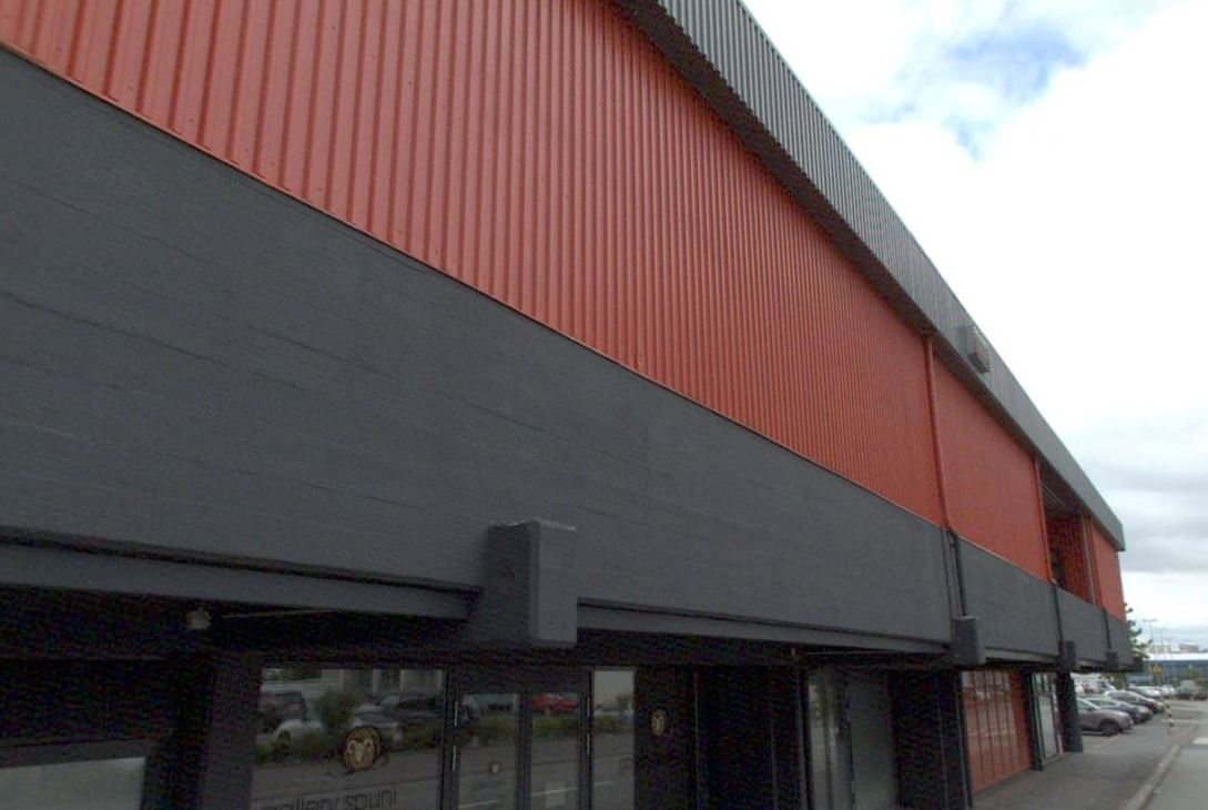 Eldri maður sagður hafa áreitt unglingsstúlku við Engihjalla – Reyndi að komast inn í bíl hennar