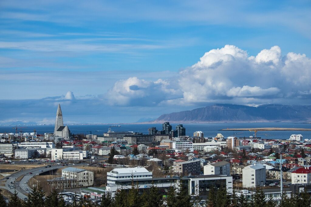 Reykjavík nefnd sem dæmi um borg sem fær mikið hrós þrátt fyrir að lítið sé um að vera þar