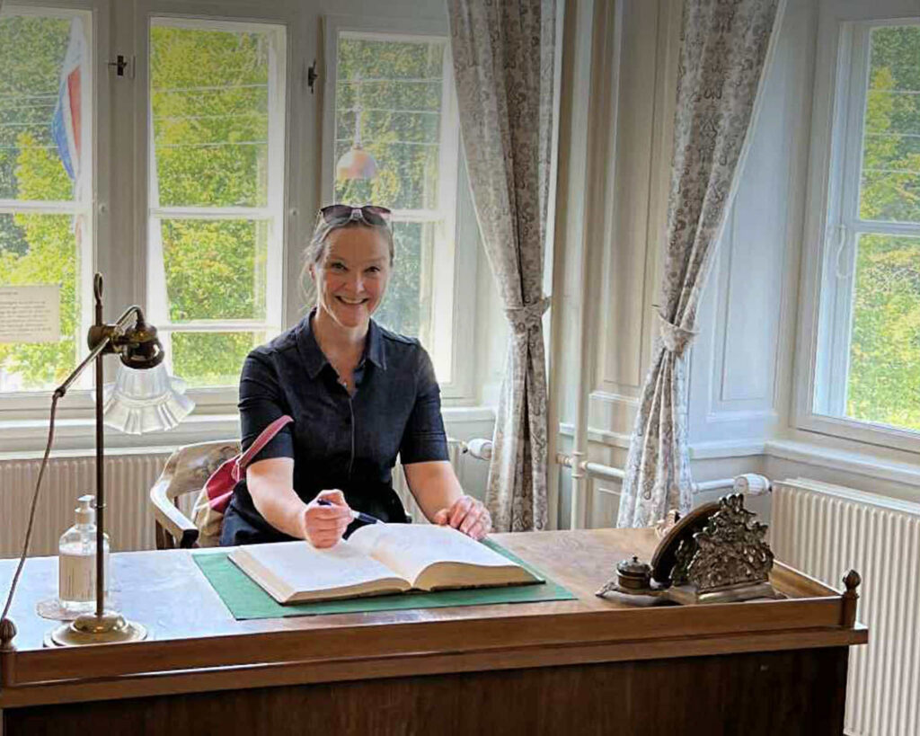 „Móðurafi minn sem var kennari kenndi mér að lesa þegar ég var fimm ára og eftir það var ég ekki öðrum háð um lestur“