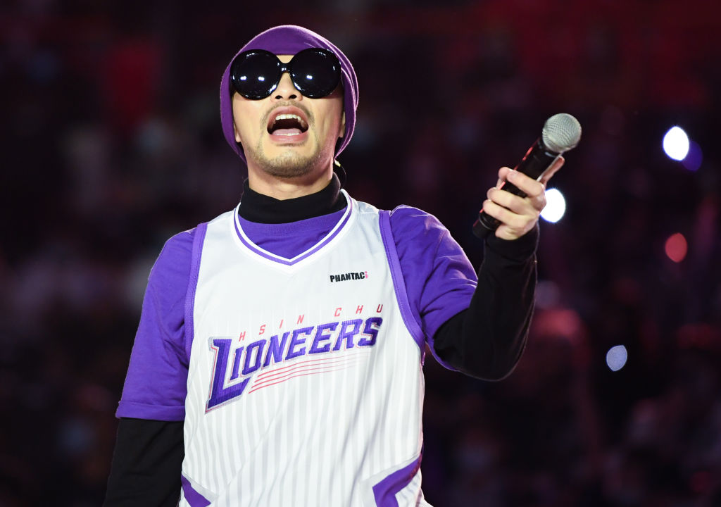 Umdeildur rappari í haldi lögreglu eftir að áhrifavaldur fannst látinn í baðkari