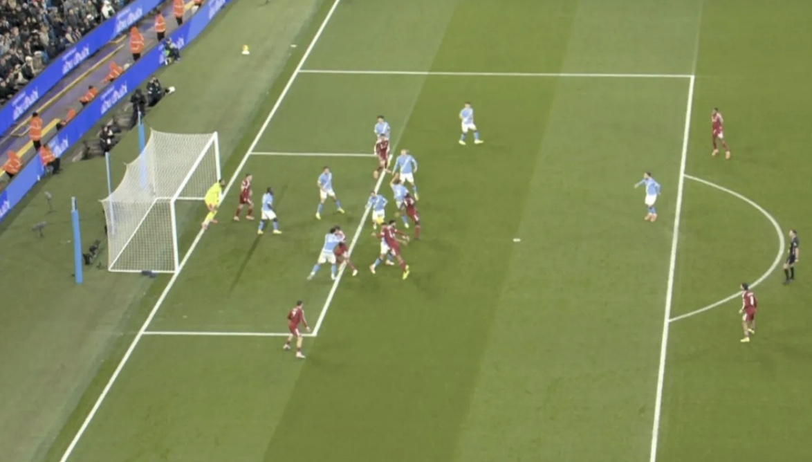 Tveir dáðustu leikmenn United hissa á því að mark Van Dijk hafi ekki staðið