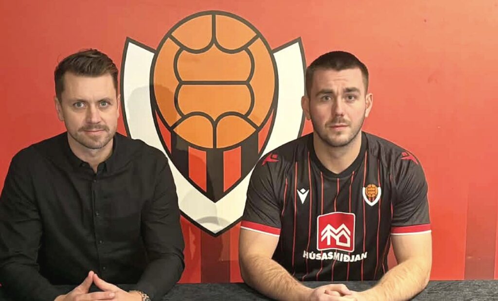 Víkingur staðfestir komu Arons – Á að keppa við Ingvar