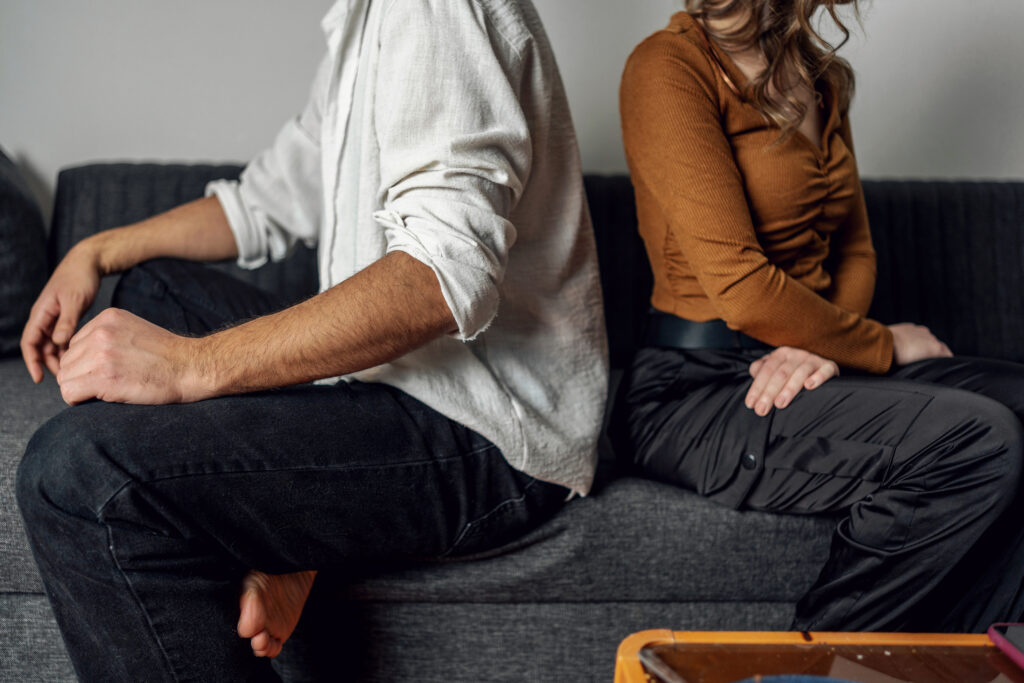 Rak starfsmann sem hafði þetta að segja um eiginmann hennar: Var hún að ljúga eða afhjúpa sannleikann?