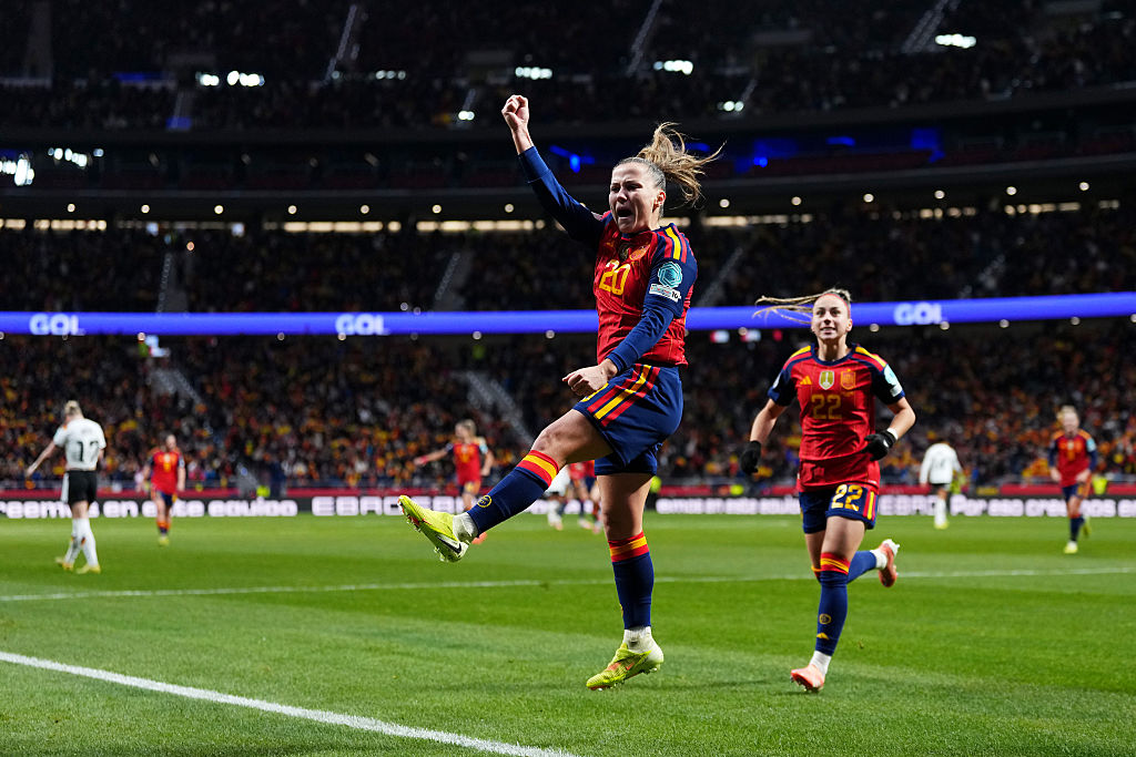 Spánverjar vörðu titilinn