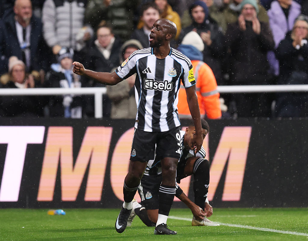 Dramatík þegar Newcastle náði sér í miða í undanúrslitin