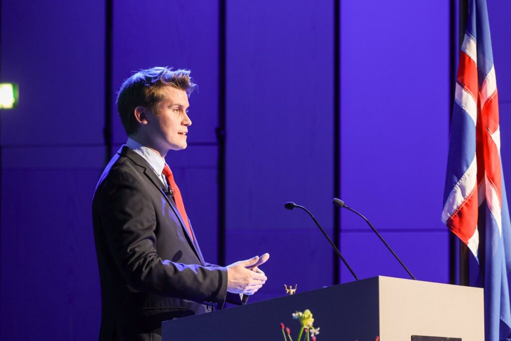 Jóhann Páll Jóhannsson skrifar: Planið virkar – Lækkandi vextir og minnsta verðbólga frá 2020