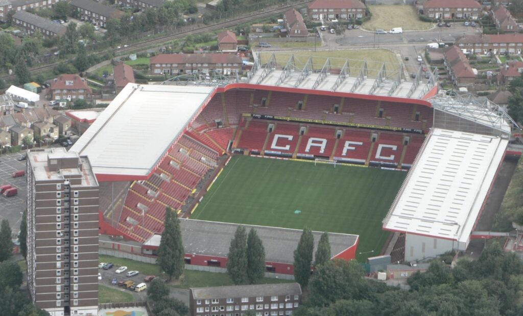 Stuðningsmaður lét lífið á leik í gær