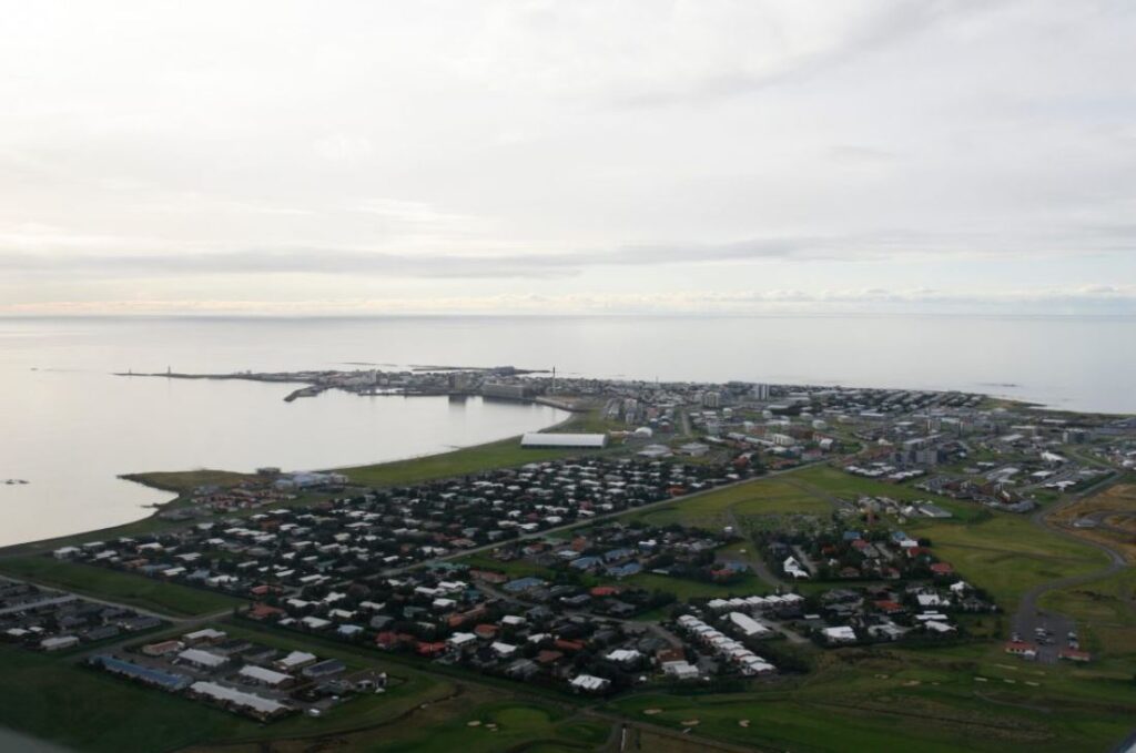 Ungur maður á Akranesi handtekinn í nótt, grunaður um nauðgun – Sótti stúlku til Hafnarfjarðar