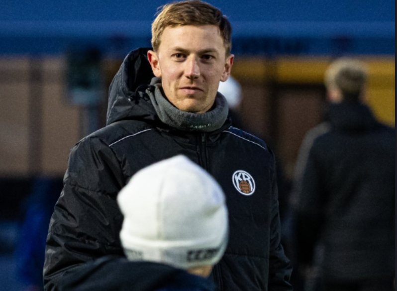 Yfirgefur völlinn í bili og einbeitir sér að þjálfun