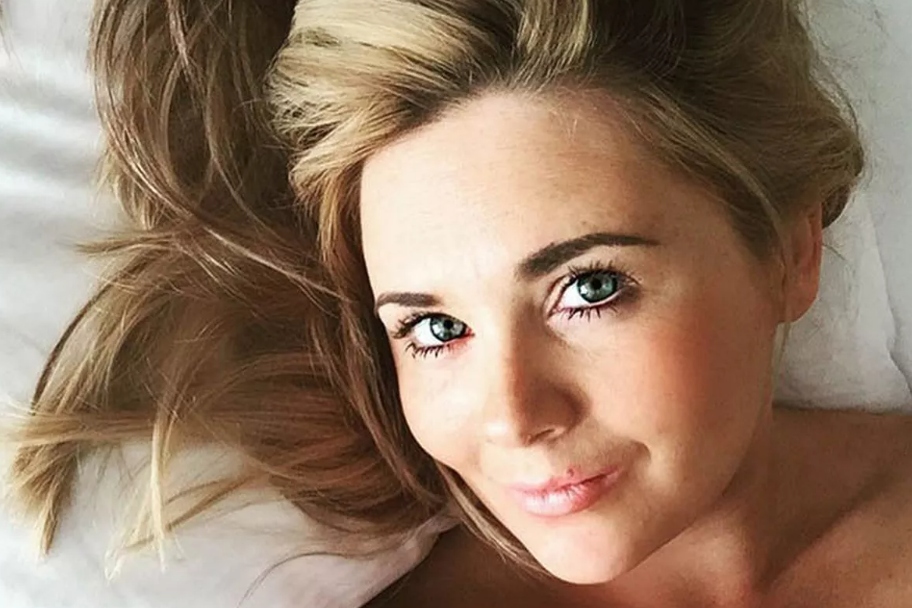 Var talinn fyrirmyndar eiginmaður áður en önnur kona kom upp um allt – „Sendu bara nektarmyndir, þetta er löng og leiðinleg ferð“