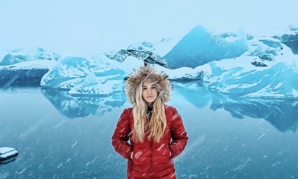 Bandarísk kona á Íslandi smakkar þorramat með tilþrifum