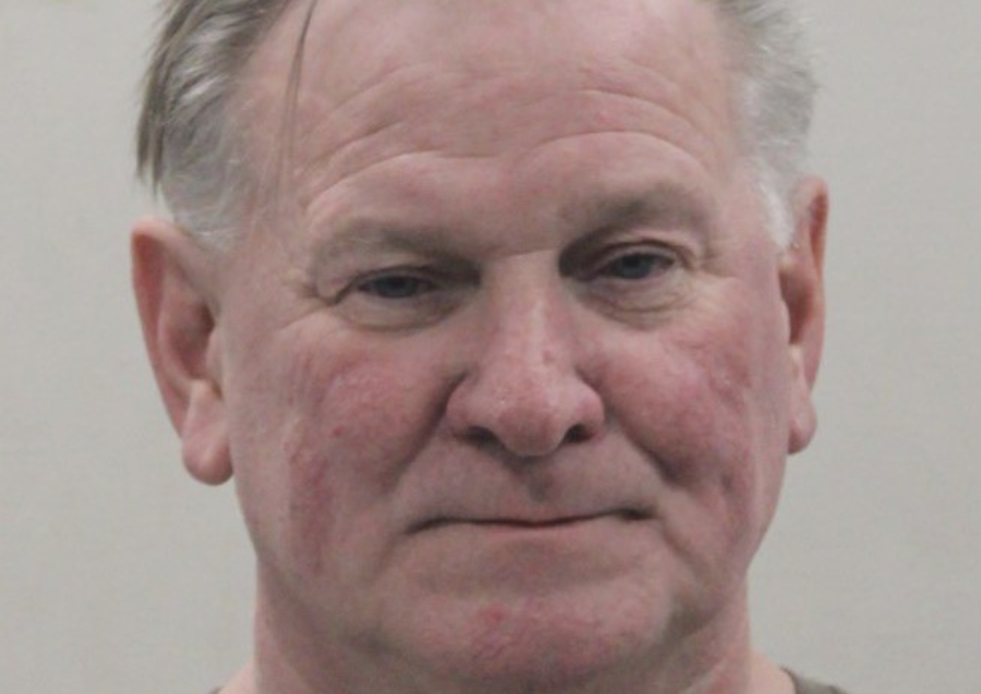 Ætlaði að stela bíl en var illa brugðið þegar hann leit í skottið – Hringdi strax í lögreglu