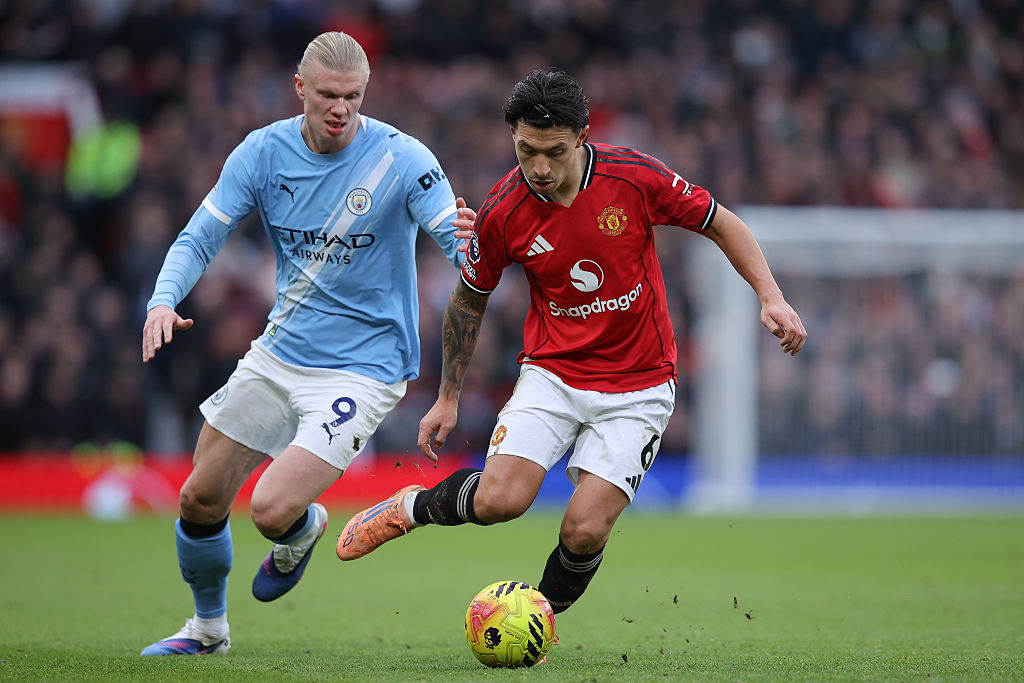 Neitar að biðjast afsökunar og bendir á dæmi um frammistöður