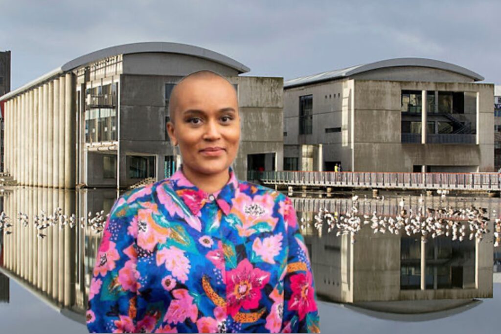 Fyrrum samherji úthúðar Sönnu – „Ég, um mig, frá mér, til mín“