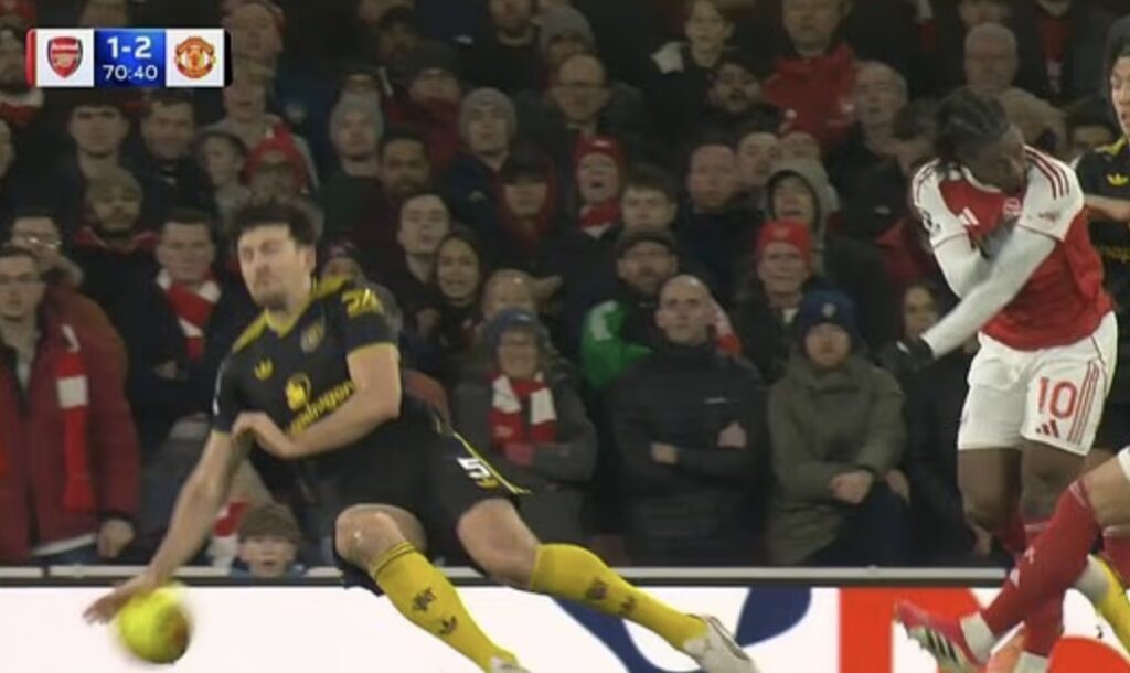 Stuðningsmenn Arsenal brjálaðir – Átti liðið að fá vítaspyrnu í gær?