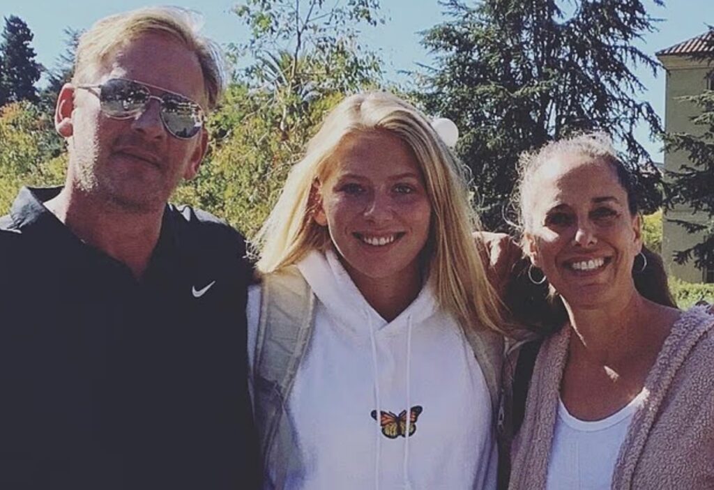 Ná sáttum og skólinn axlar ábyrgð á sjálfsvígi stúlkunnar