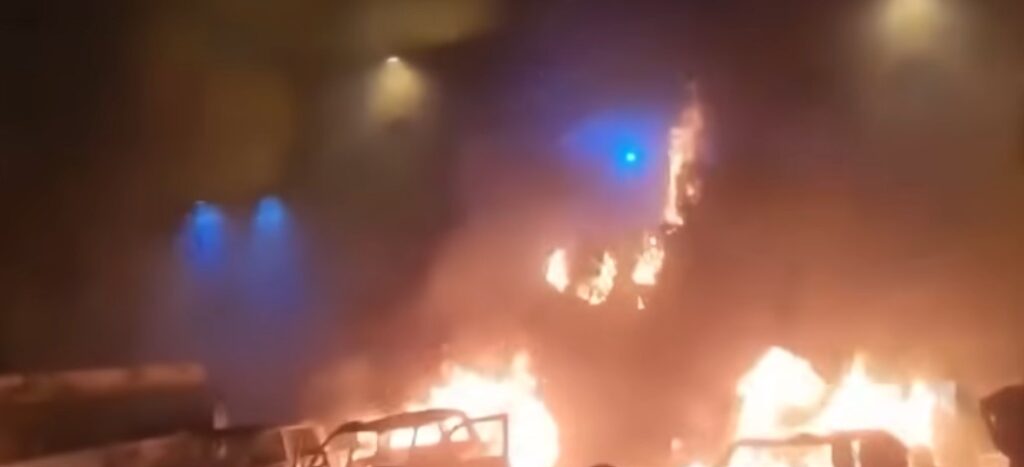 Klerkastjórnin í Íran sögð aldrei hafa staðið verr að vígi