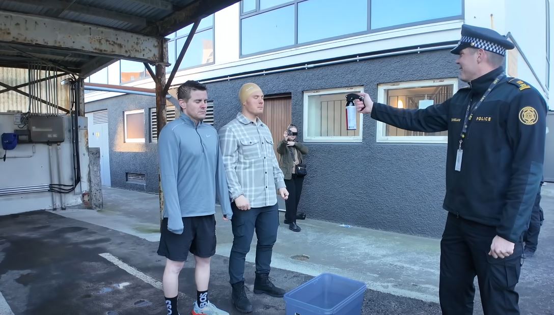 LRH er komin á TikTok – Fara yfir piparúða í fyrsta myndbandinu