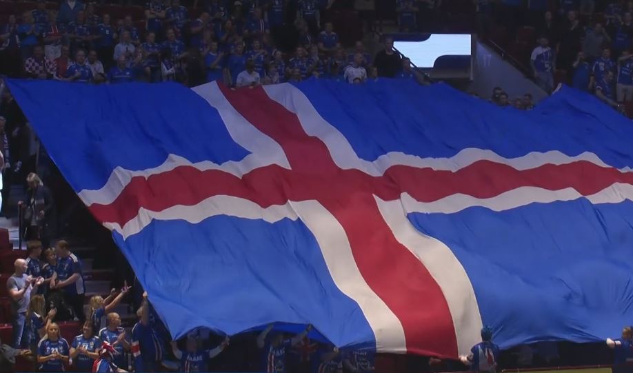 Íslendingar keppa um bronsið á sunnudaginn eftir tap gegn Dönum