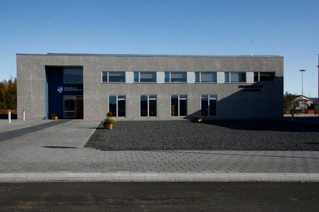 Hundaeigandi vísar hörðum ásökunum í garð hundsins hans á bug – Sveitarstjórinn bannaði hundahaldið án tilskilinnar heimildar