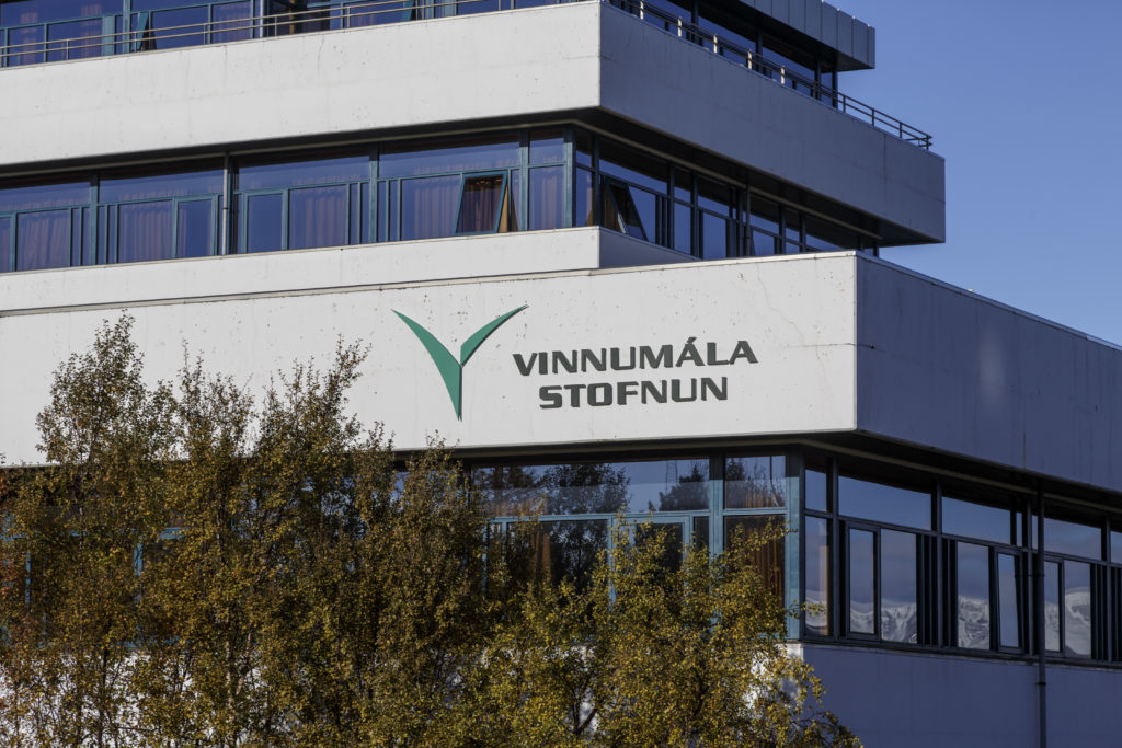 Bað um skilning Vinnumálastofnunar vegna erfiðra veikinda eiginkonunnar en var samt beittur viðurlögum