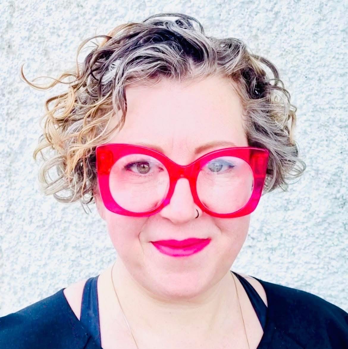 Skemmtileg nálgun á textíl, saumaskap og smíði