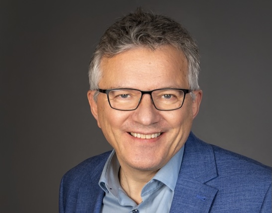 Eyþór Eðvarðsson skrifar: Þegar Bretar brutu blað með peningaleiðinni – Ný sýn og kröftug leið til að ná árangri í loftslagsmálum