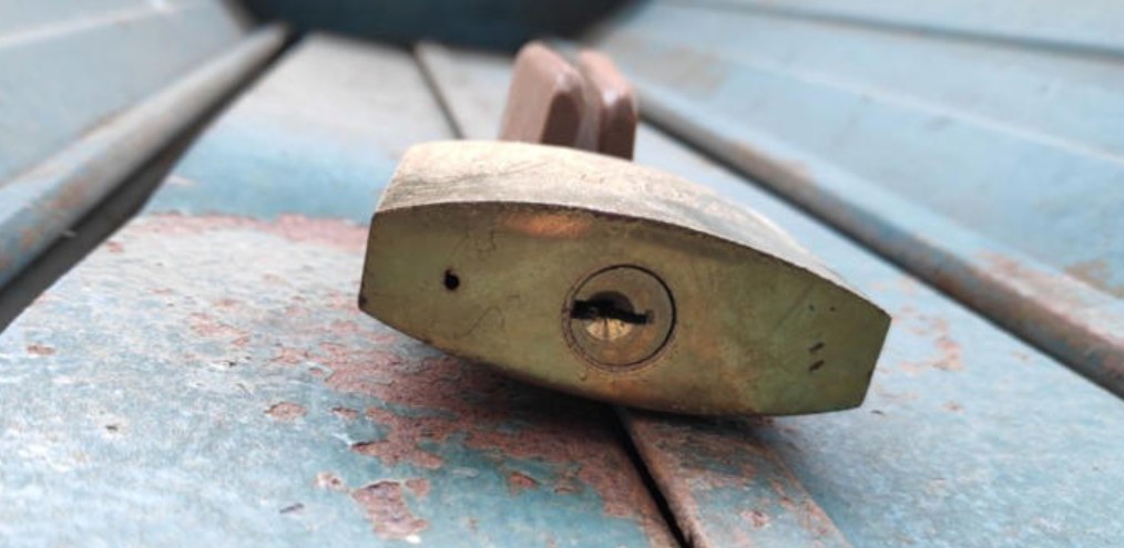 Hefur þú tekið eftir litla gatinu á hengilásum? – Það hefur ákveðið hlutverk